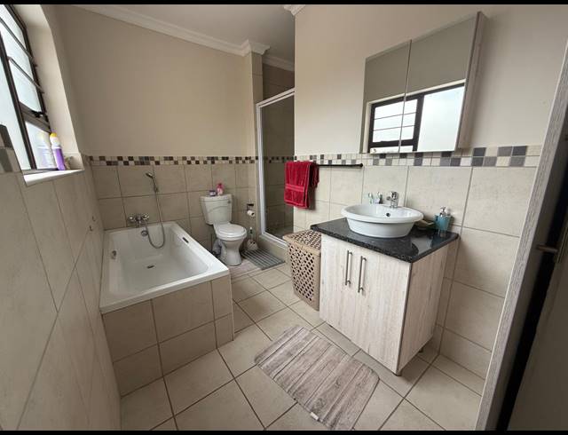 3 BEDROOM TOWNHOUSE FOR SALE IN WATERVAL EAST